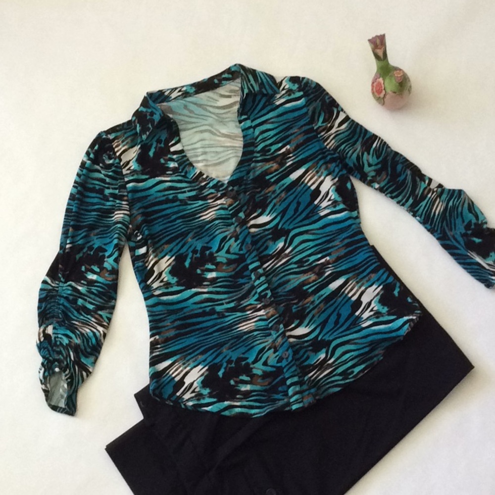 Creative Design Works V-Neck Zebra Pattern Top - image 2